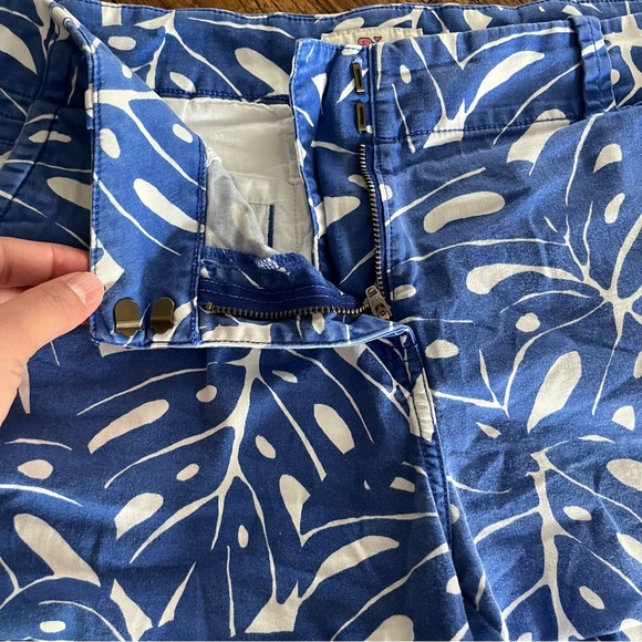 Vineyard Vines Monstera Printed Every Day Shorts Size 8 Blue White Printed Leave - Picture 5 of 9